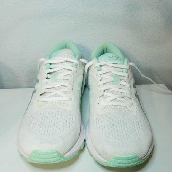 ASICS - Picture 2 of 5